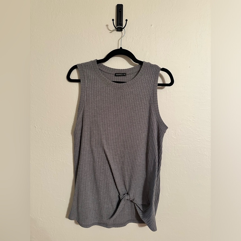 Grey waffle sleeveless top with rouched knot